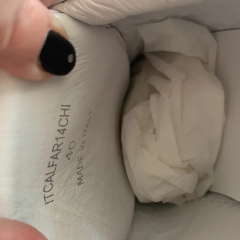All white Burberry sneakers - Picture 11 of 13